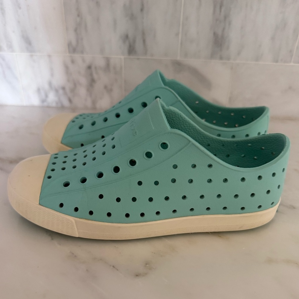 Native Shoes Kids Fresco Green/Shell White Jefferson Size J2 - Picture 3 of 10